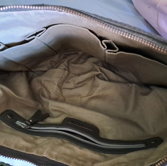 Isabella Fiore Large Green Woven Pine Cone Genuine Leather Hobo Handbag - Picture 13 of 14